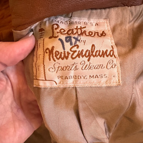 Vintage Brown Leather Women's Jacket - Picture 10 of 10